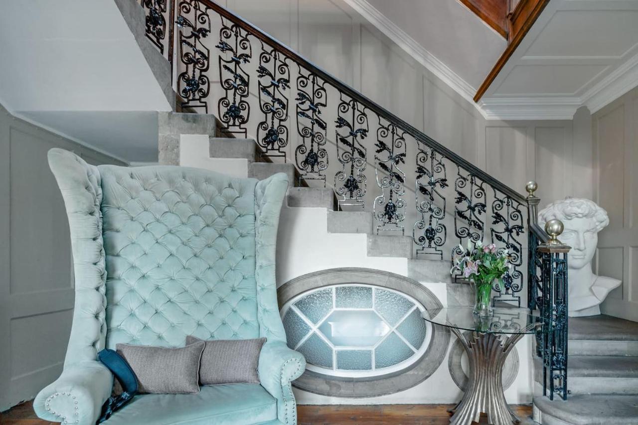 Vakantiehuis Drylaw House, Grade A Listed Mansion Near Centre