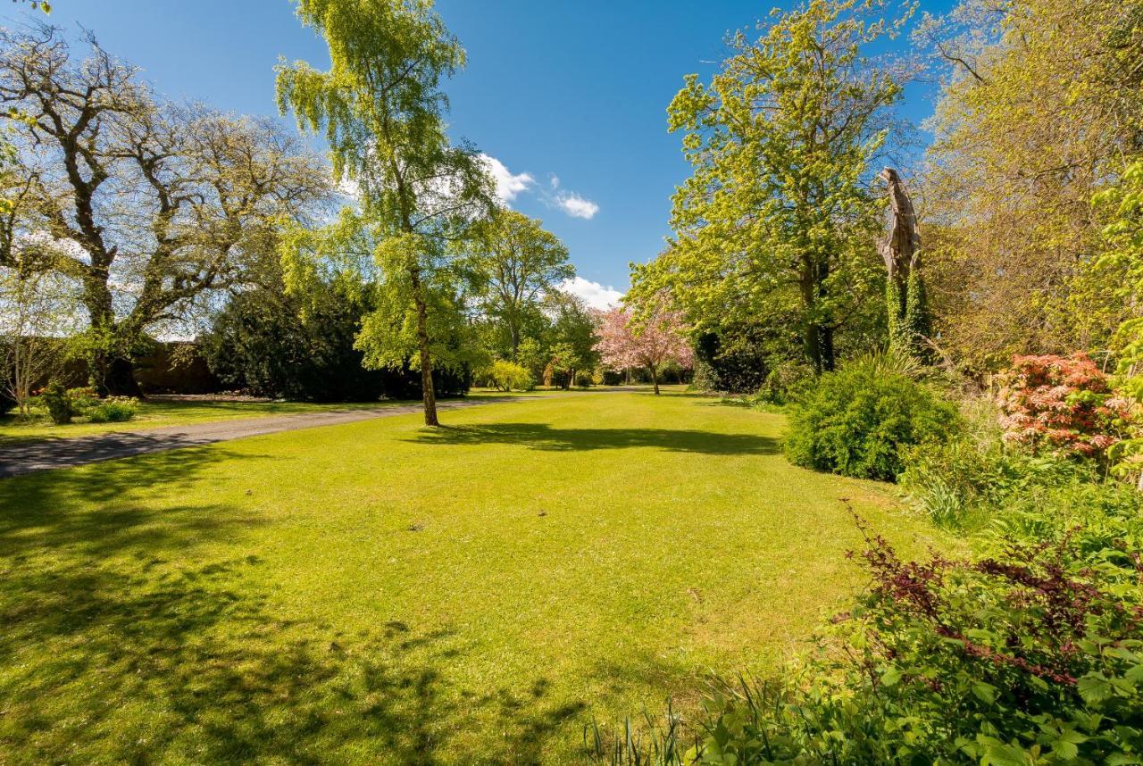 Vakantiehuis Drylaw House, Grade A Listed Mansion Near Centre
