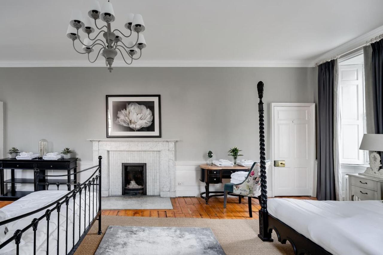 Vakantiehuis Drylaw House, Grade A Listed Mansion Near Centre