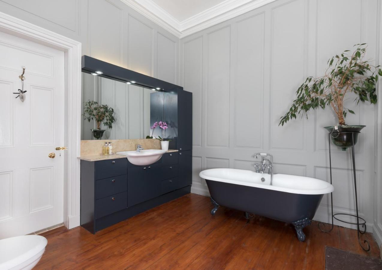 Drylaw House, Grade A Listed Mansion Near Centre Vakantiehuis Edinburgh