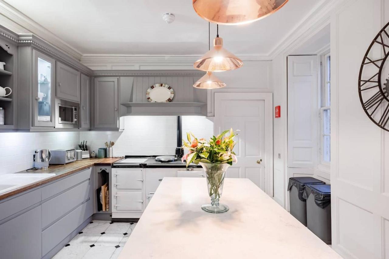 Vakantiehuis Drylaw House, Grade A Listed Mansion Near Centre